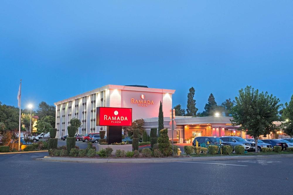 Doubletree By Hilton Chico, Ca Hotel Екстериор снимка